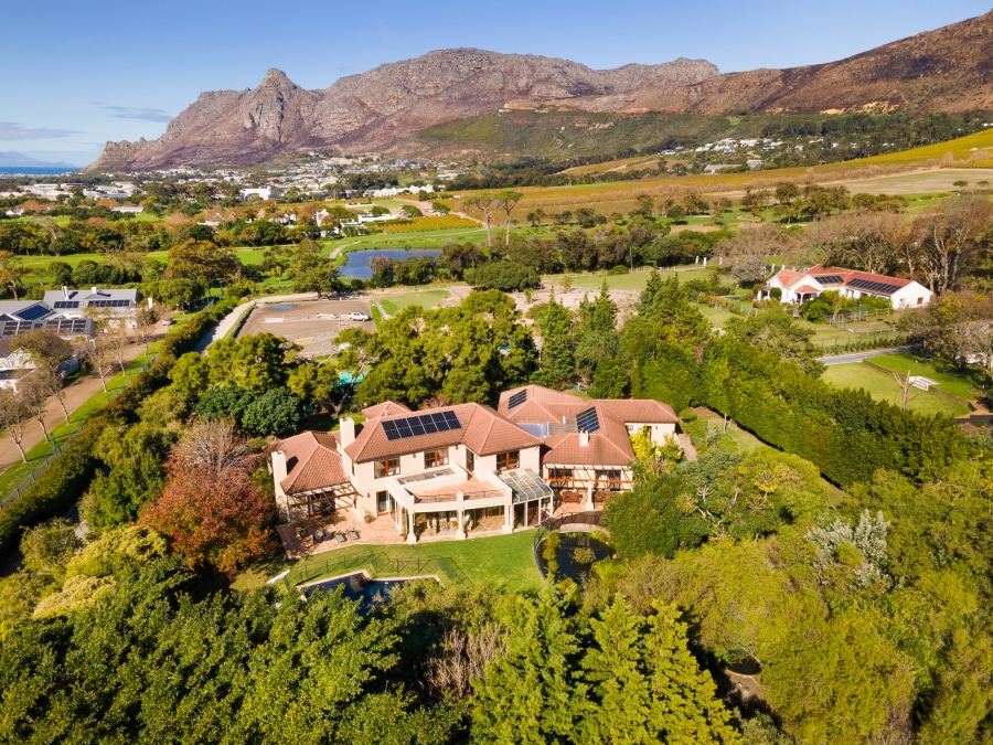 7 Bedroom Property for Sale in Zwaanswyk Western Cape